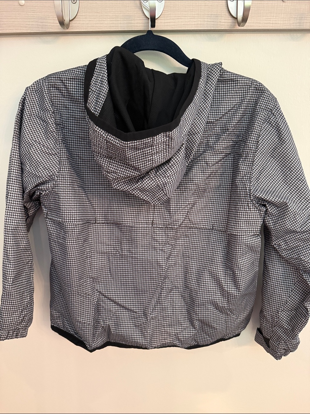 Gap Kids Black and Gray Houndstooth Rain Jacket - Picture 3 of 3